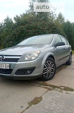Хэтчбек Opel Astra 2004 в 