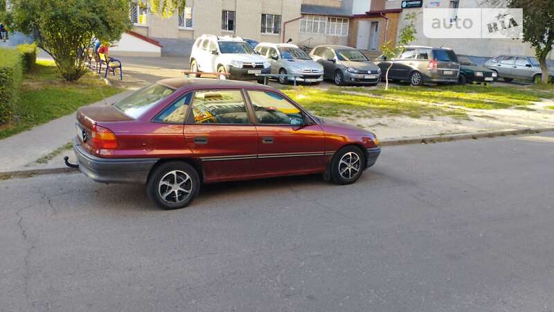 Седан Opel Astra 1993 в Луцке