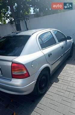 Хетчбек Opel Astra 2001 в 