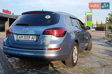 Универсал Opel Astra 2011 в 