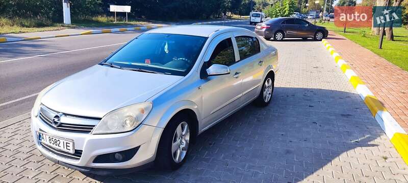 Седан Opel Astra 2008 в Дымере