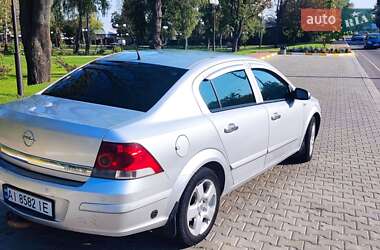 Седан Opel Astra 2008 в Дымере