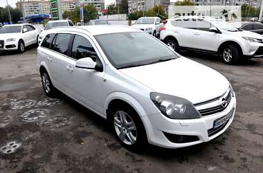 Універсал Opel Astra 2010 в Львові