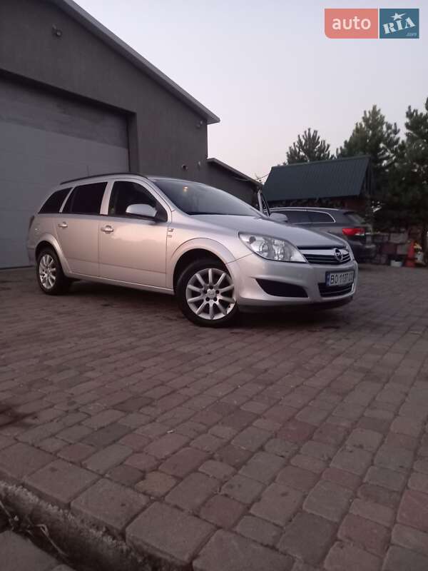 Универсал Opel Astra 2009 в Бучаче