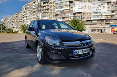 Универсал Opel Astra 2011 в 