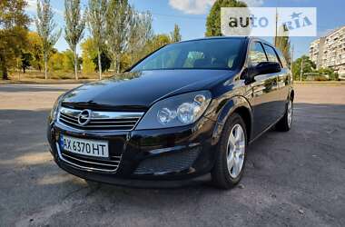 Opel Astra 2011 Opel Astra 2011