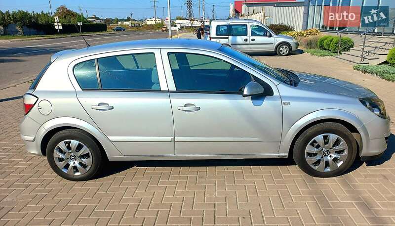Хэтчбек Opel Astra 2005 в Белой Церкви