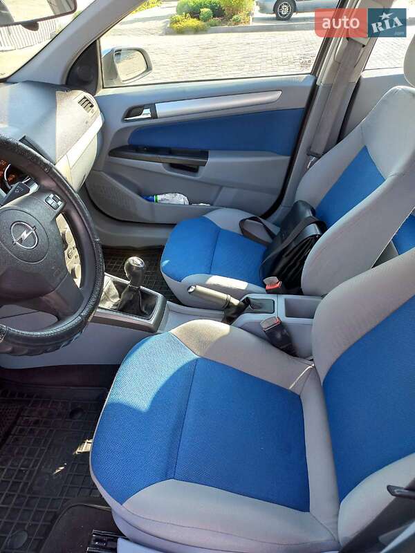 Хэтчбек Opel Astra 2005 в Белой Церкви