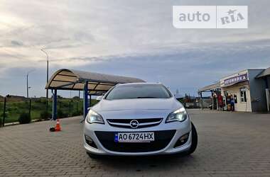 Универсал Opel Astra 2014 в Мукачево