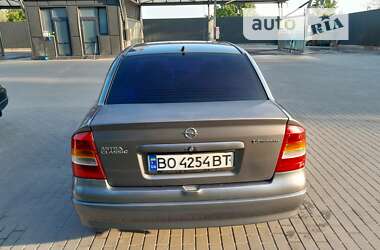 Седан Opel Astra 2005 в Зборове