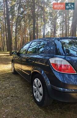 Хэтчбек Opel Astra 2006 в 