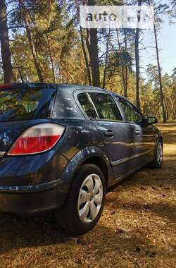 Хэтчбек Opel Astra 2006 в 