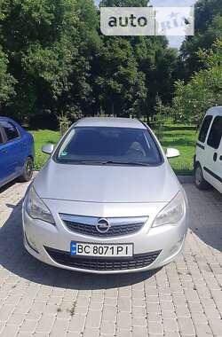 Универсал Opel Astra 2011 в Львове