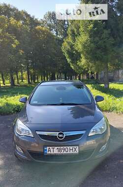 Opel Astra 2011