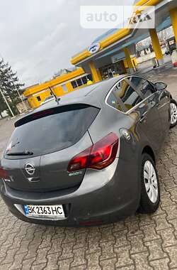 Хэтчбек Opel Astra 2010 в Ровно