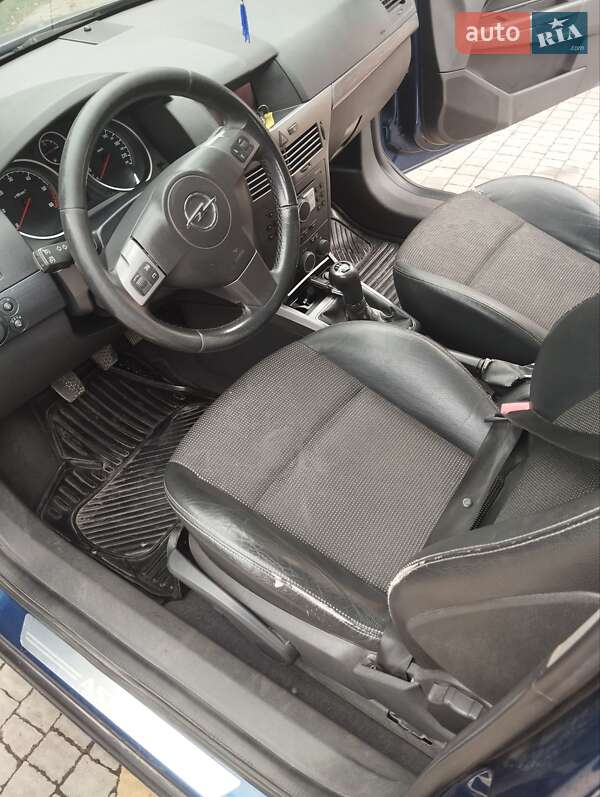 Хетчбек Opel Astra 2004 в Шумську