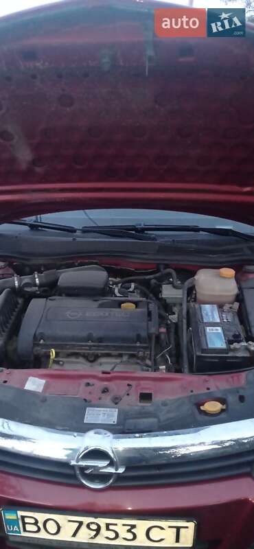 Універсал Opel Astra 2006 в Волочиську