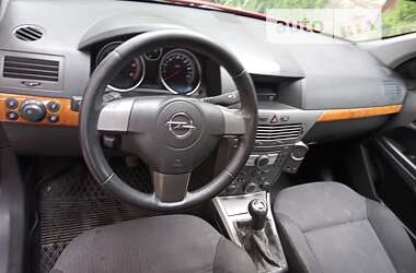 Универсал Opel Astra 2005 в Хусте