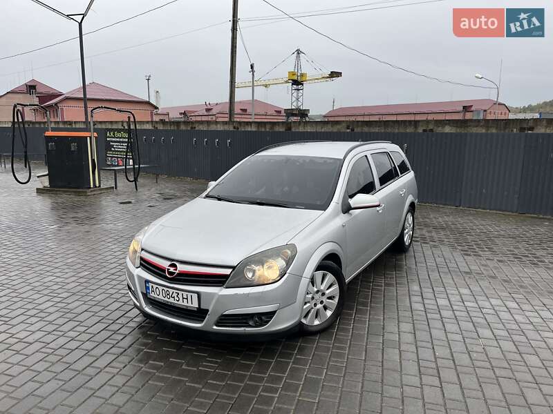 Универсал Opel Astra 2005 в Мукачево