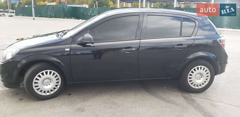 Хетчбек Opel Astra 2009 в Дніпрі