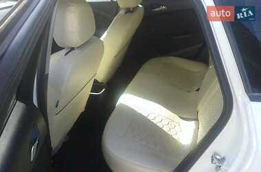 Універсал Opel Astra 2014 в Золочеві