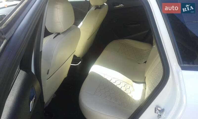 Универсал Opel Astra 2014 в Золочеве