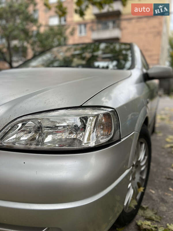 Универсал Opel Astra 2004 в Киеве