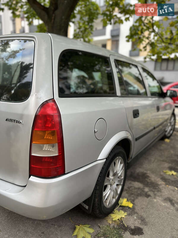 Универсал Opel Astra 2004 в Киеве