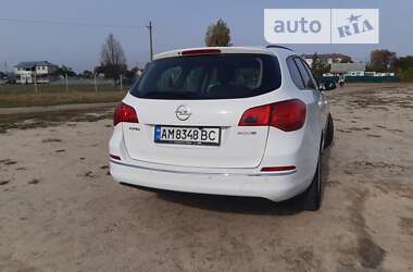 Универсал Opel Astra 2015 в Житомире