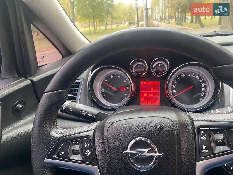 Универсал Opel Astra 2014 в Покровске