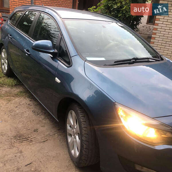 Універсал Opel Astra 2012 в Вінниці
