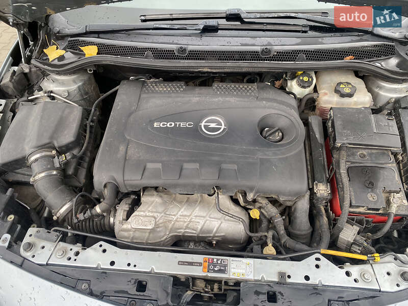 Універсал Opel Astra 2011 в Хмельницькому