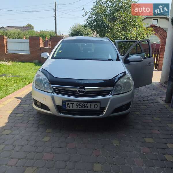 Универсал Opel Astra 2009 в Ивано-Франковске