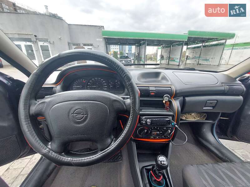 Універсал Opel Astra 1995 в Івано-Франківську