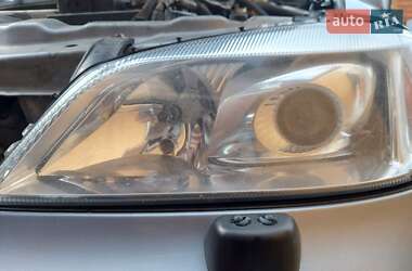 Хэтчбек Opel Astra 2003 в 