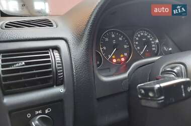 Хэтчбек Opel Astra 2003 в 