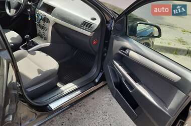 Универсал Opel Astra 2008 в Ровно