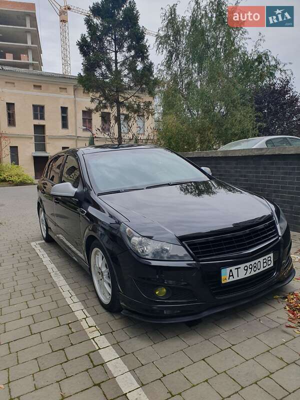 Хэтчбек Opel Astra 2011 в Ивано-Франковске