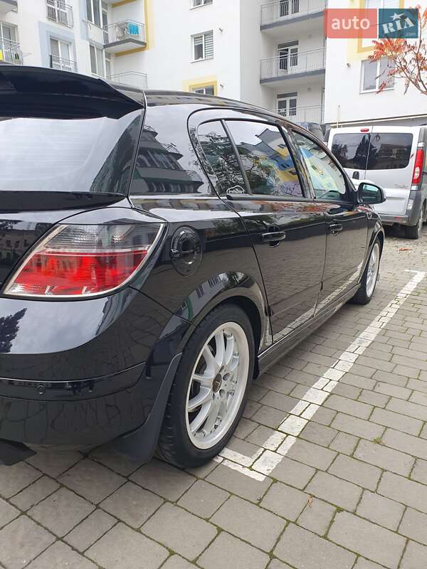 Хэтчбек Opel Astra 2011 в Ивано-Франковске