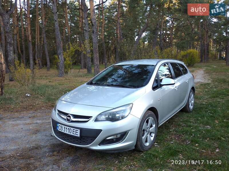Универсал Opel Astra 2013 в Прилуках