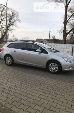 Універсал Opel Astra 2012 в Коростені