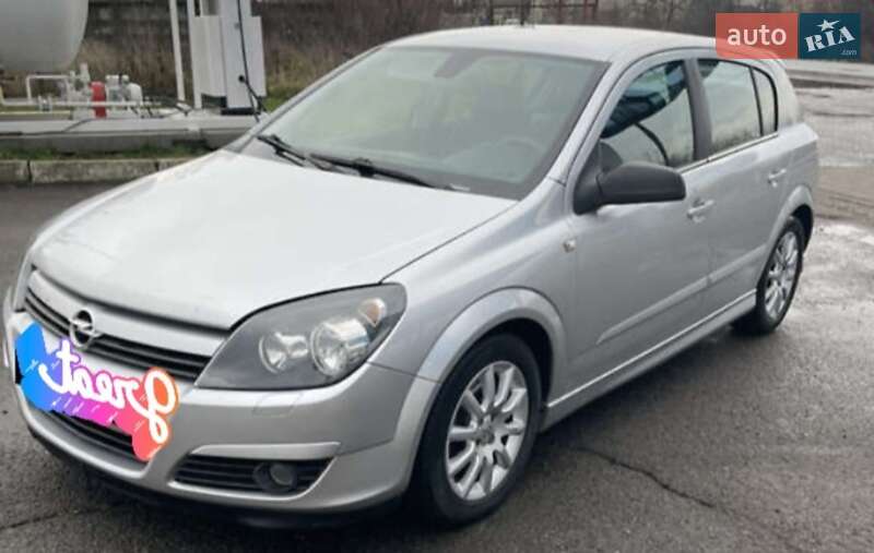 Хэтчбек Opel Astra 2004 в Мукачево