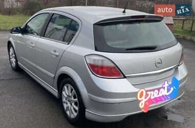 Хэтчбек Opel Astra 2004 в Мукачево