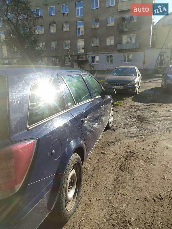 Универсал Opel Astra 2009 в Дрогобыче