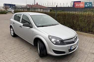 Opel Astra 2011