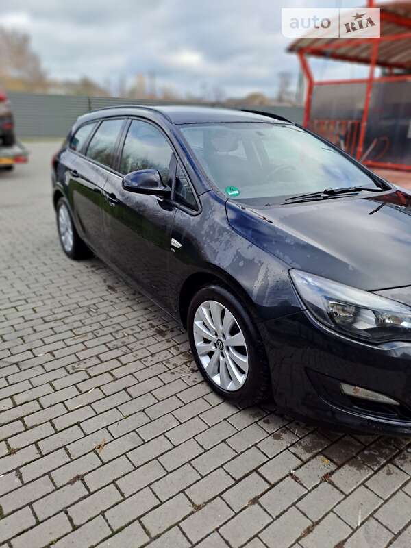 Универсал Opel Astra 2014 в Радивилове