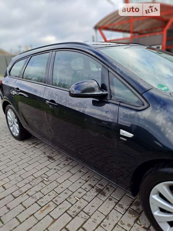 Универсал Opel Astra 2014 в Радивилове