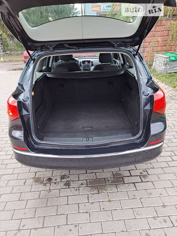 Универсал Opel Astra 2014 в Радивилове