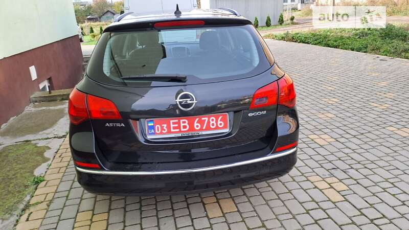 Универсал Opel Astra 2014 в Радивилове