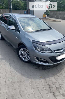 Opel Astra 2012